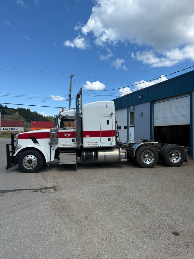 2020 Peterbilt 367 in Heavy Trucks in Prince George - Image 3