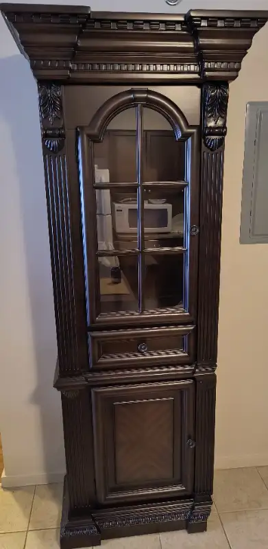 Living Room Credenza China Cabinet in Hutches & Display Cabinets in St. Catharines - Image 3