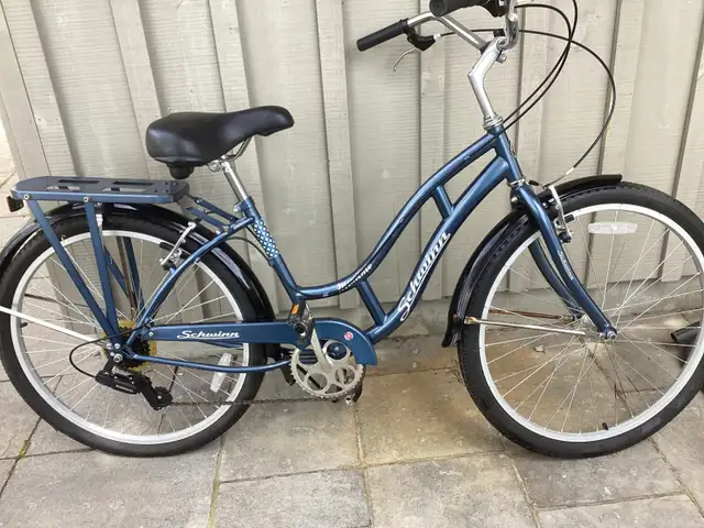 Women’s 7 Speed Schwinn Bicycle in Road in Kingston - Image 2