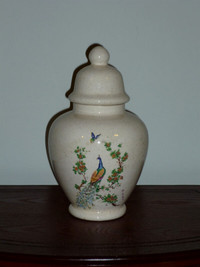 Ginger Jar with Peacock Motif : Excellent Condition