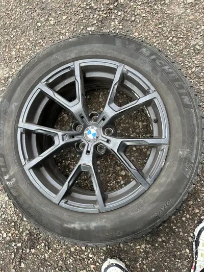4 BMW 225/60 R 18 Michelin snow tires