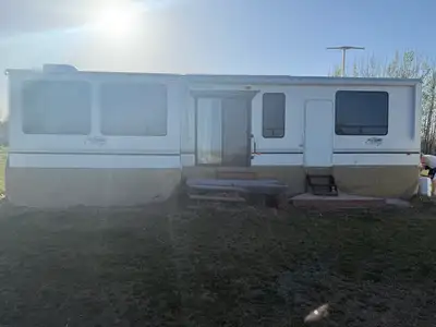 Amazing Forest River Cedar Creek Park Model 2012 Destination Trailer. Don’t let the age scare you. I...