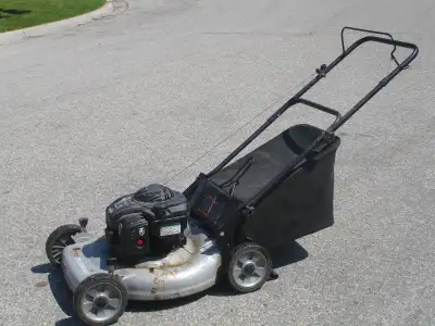 MUST SELL TODAY 20" MURRAY 550 SERIES LAWNMOWER 140CC ENGINE!