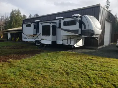 2023 Alliance Paradigm 385FL *Purchased new in November 2024* Paid 152000 Length 41.4 Height 13.6 Dr...