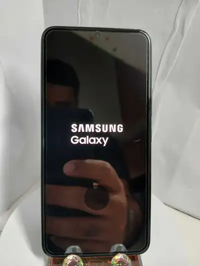 Samsung Galaxy S22 | unlocked | 5G | 128 GB, View more