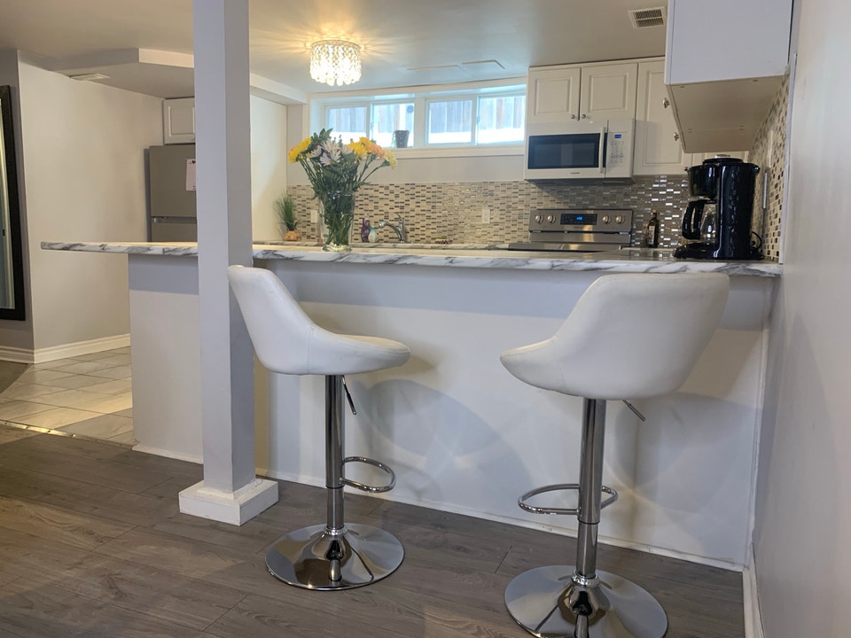 Spacious 2-Bedroom in Beechwood All Inclusive Avl Furnished 5