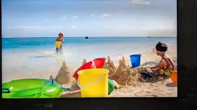 Samsung 82 Inch QLED TV QN82Q70R (2019), View more