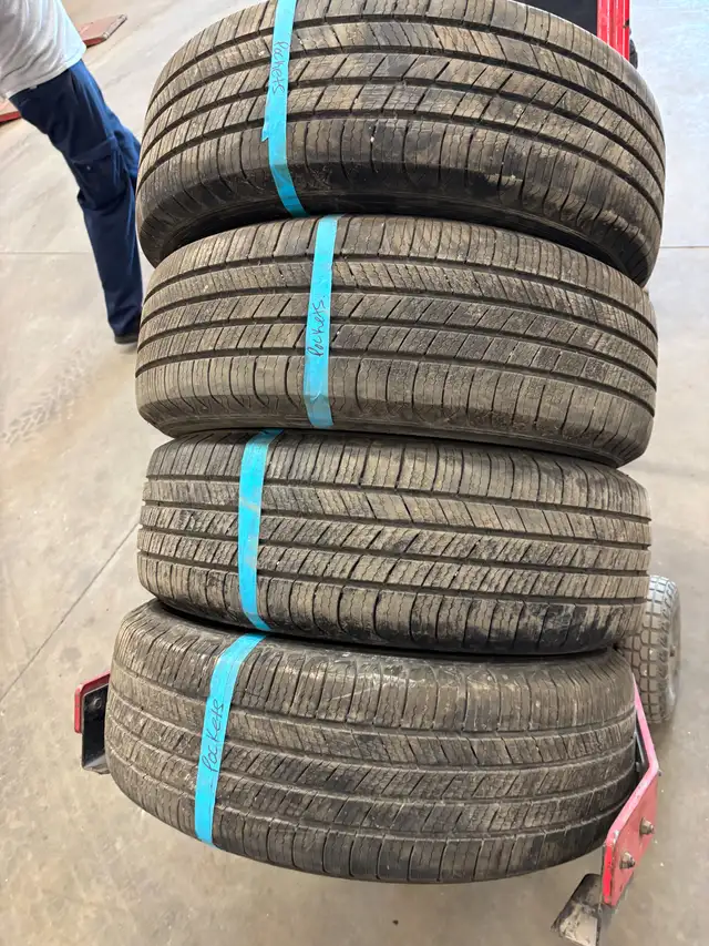 225/65 R17 Michelin Defender Tires on  Honda Rims in Tires & Rims in Brockville - Image 5