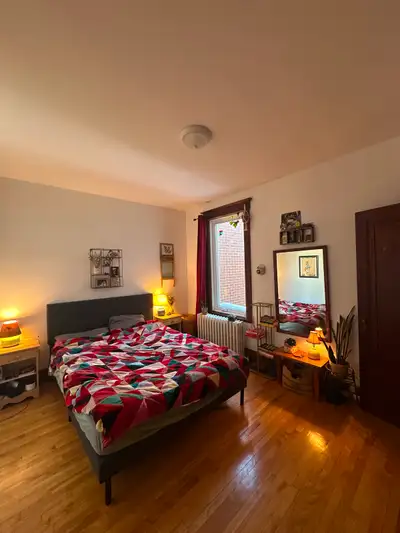 Looking for a roommate for a 3 month sublet from April 1st - June 30th (possibly for mid March). Loc...