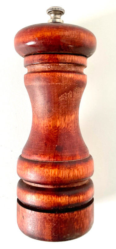Vintage. Collection. Moulin à poivre en bois BARIBOCRAFT (Lévis) dans Art et objets de collection  à Lévis