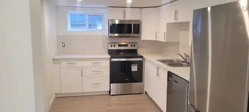 Beautiful newly renovated lower unit 2 bedroom + 1 bath located in Trenton/ Quinte West close to CFB...