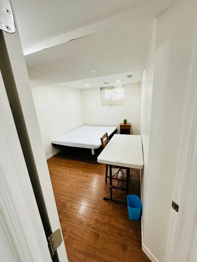Cozy one bedroom basement apartment $120063838172568195122