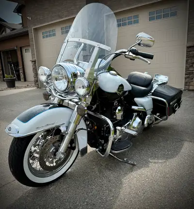 2008 Harley-Davidson Road King – $11,800 Low KM • Lady-Driven • Lowered Suspension • Beautifully Mai...