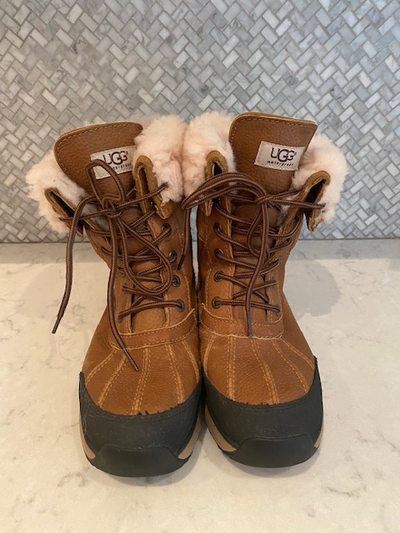 UGG ADIRONDACK BOOTS Women size 8, a little snug., View more