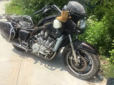 Yamaha ventre royal,barn find under 7 thousand k what you see is all I have,do have ownership and ke...