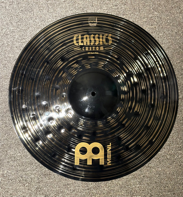New Meinl Classic Custom Dark Ride cymbal 20 inch dans Percussions  à Saint-Hyacinthe