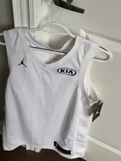 Men’s Medium Jumpman Kia Basketball shirt NWT, View more
