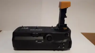 Canon BG-R10 Battery Grip, View more