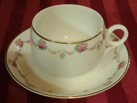 Exquisite Antique Imperial Porcelain Wedgewood Tea Cup & Saucer