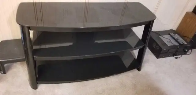 TV and Stereo Stand in Video & TV Accessories in Winnipeg - Image 3