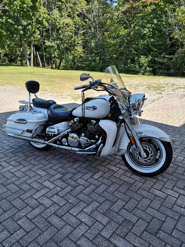 2005 Yamaha Royal Star tour deluxe . And a 2008 Yamaha majest in Touring in Gatineau - Image 5