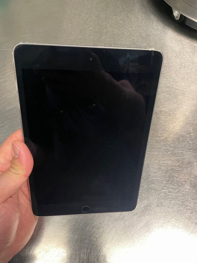 Ipad mini 4 16G in iPads & Tablets in City of Toronto