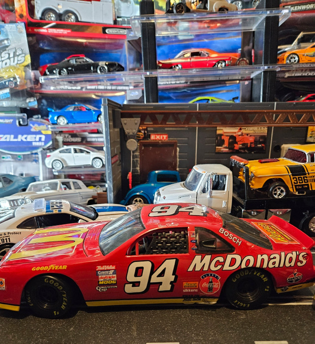 Diecast Cars &Trucks 1:18 th Scale 
Bill Elliott  in Toys & Games in Hamilton - Image 4