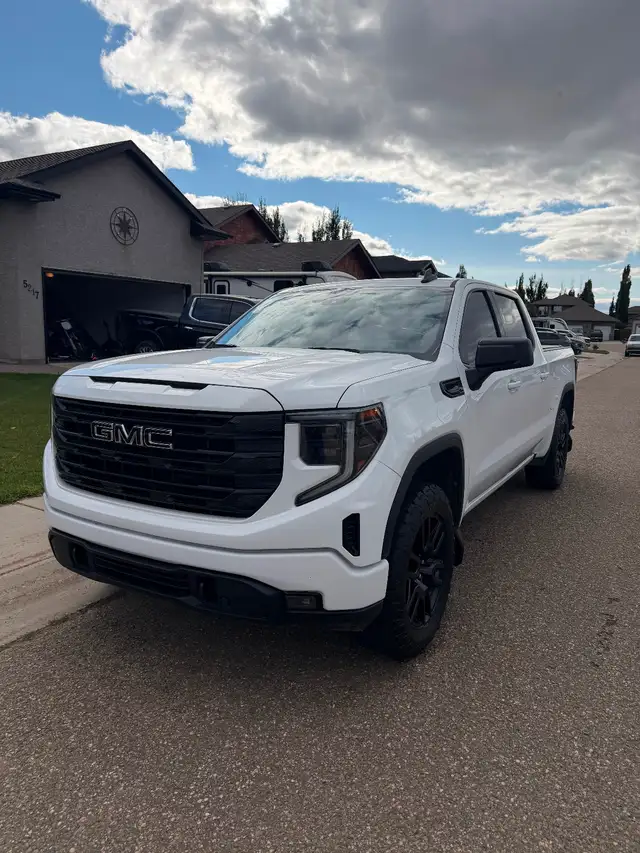 2022 GMC crew cab 4x4 short box