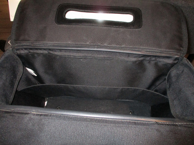 Black Roller Suitcase Large, great for laptops and files in Storage & Organization in Calgary - Image 4
