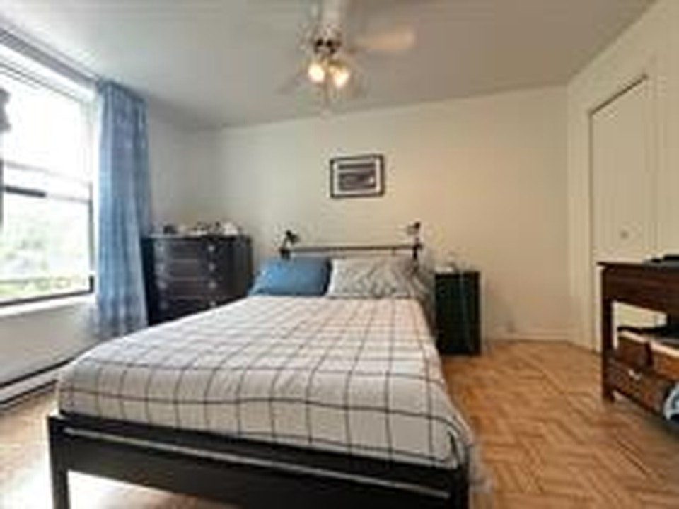 Apartment for Rent - 2555 Montgomery 5