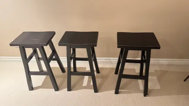Wooden Bar Stools in Other Tables in Mississauga / Peel Region - Image 2