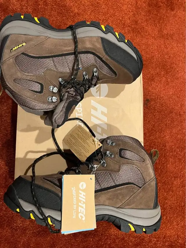 Men  waterproof hiking boots in Men's Shoes in Calgary - Image 2