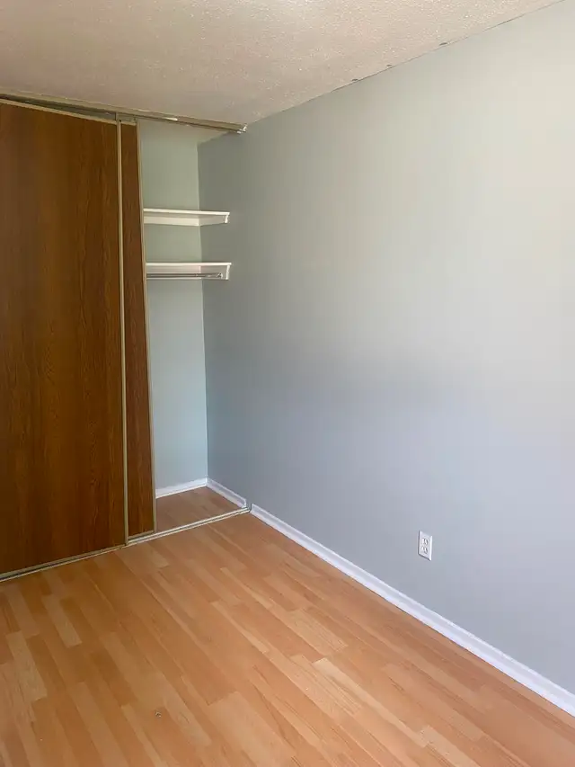 Private Room for rent In a 3 bedroom townhouse in Room Rentals & Roommates in Ottawa - Image 4