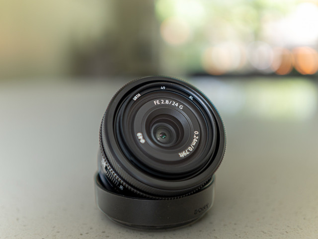 Sony 24mm f/2.8 G Pancake lens in Cameras & Camcorders in Banff / Canmore - Image 2