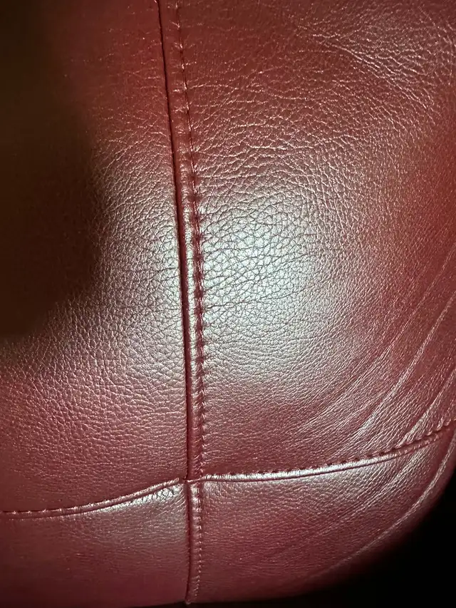 Love seat / simulated leather in Couches & Futons in Owen Sound - Image 8