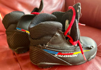 Kid's nordic (cross-country) ski boots
