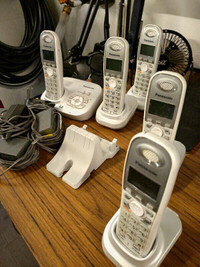 6 Panasonic Digital Cordless Phones KX-TG6313C