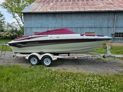 21' Crownline bowrider boat, 5.0L MPI mercruiser engine, fuel injected, 260 HP. Comes with: - binimi...