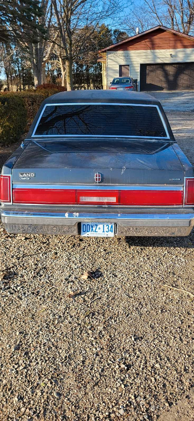 1986 Lincoln Towncar in Classic Cars in Leamington - Image 2