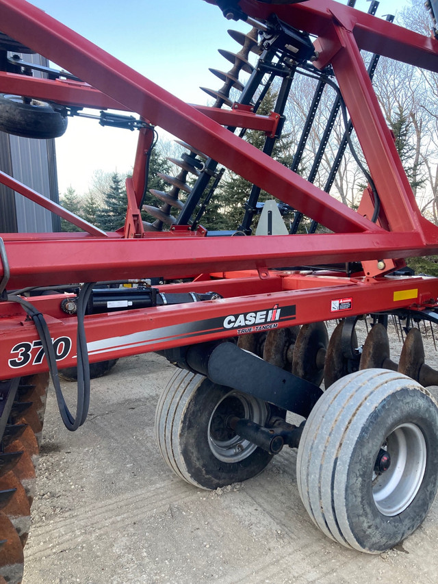 2011 Case IH RMX370 34ft Tandem Disk with Harrows  in Farming Equipment in Brandon - Image 2