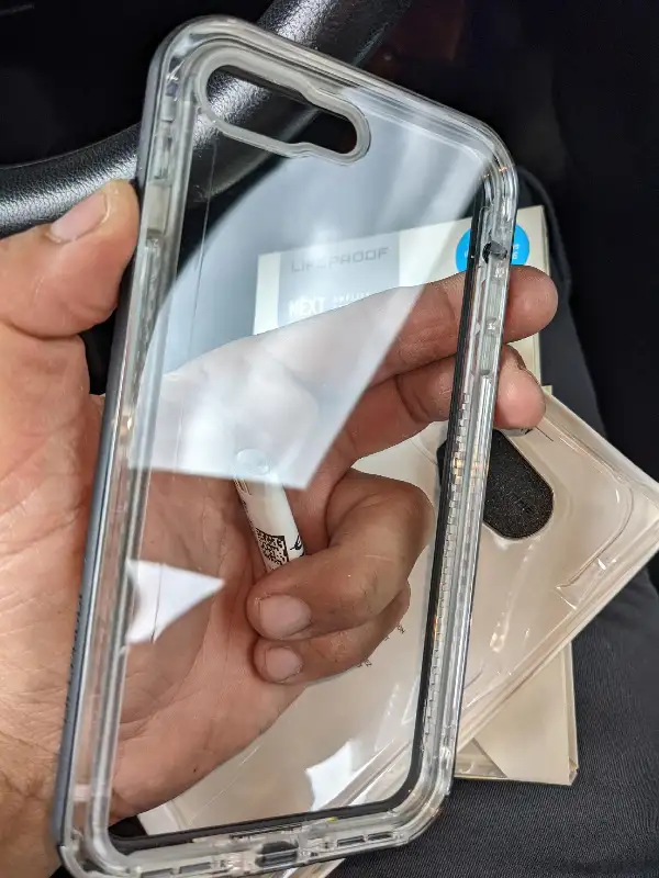 LifeProof Next Snowproof iPhone 7/8 Plus Case Black Crystal in Cell Phone Accessories in Mississauga / Peel Region - Image 7