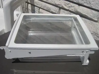 Various Fridge Parts - Pièces Divers des Frigos..., View more