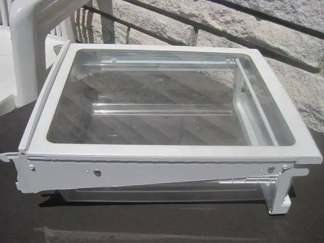 Various Fridge Parts - Pièces Divers des Frigos... in Refrigerators in City of Montréal - Image 2