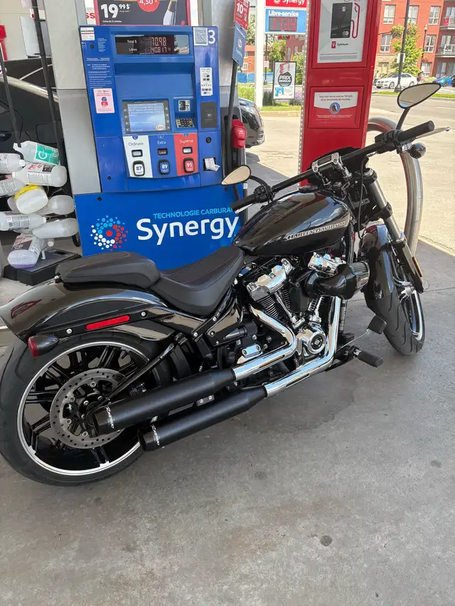 Harley Breakout 2018 négociable in Street, Cruisers & Choppers in Laval / North Shore - Image 13