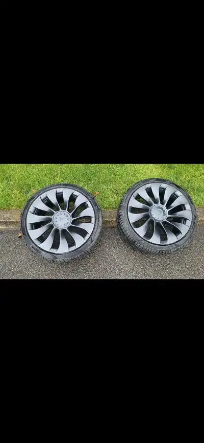 21" OEM Model Y Performance Wheels with pirelli tires Original wheels with about 50% tread Some touc...