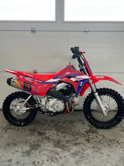 Many mods done to bike, for more info Text me 1-705-622-1585 If ad is it they are still available