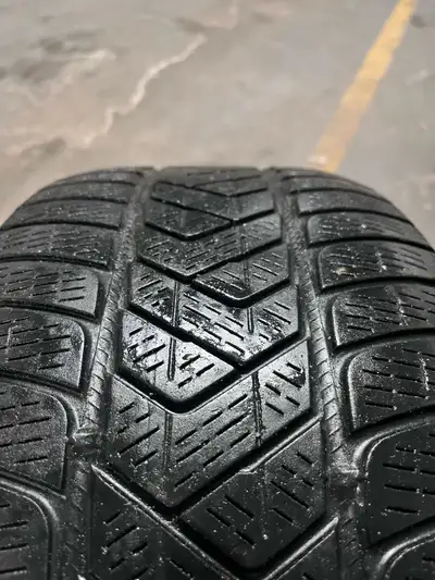 Run Flat Winter tires (4) no rims $400 255/50/R19 Run Flat Pirelli Scorpion Used on BMW X6