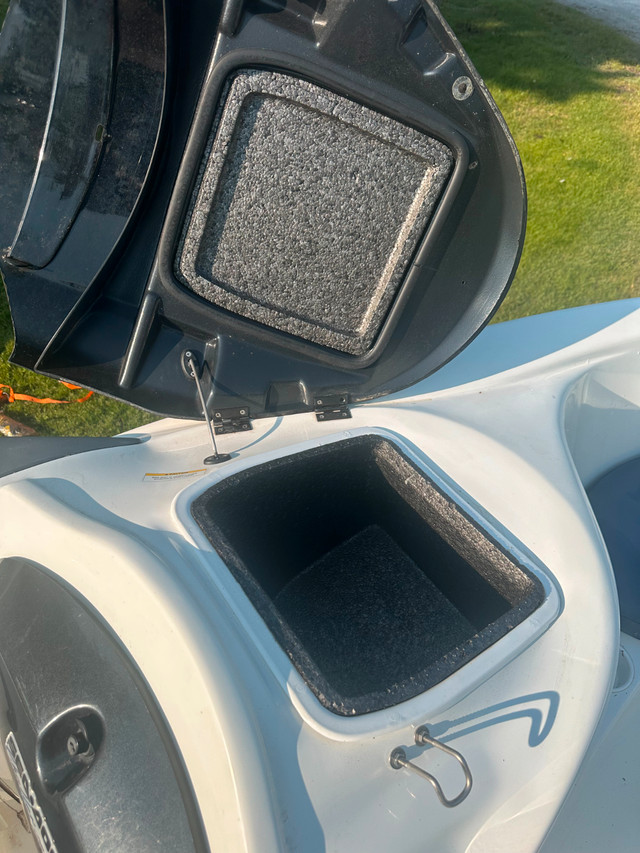 Sea Doo 2004 Challenger 1800 Jet Boat in Powerboats & Motorboats in Kawartha Lakes - Image 3
