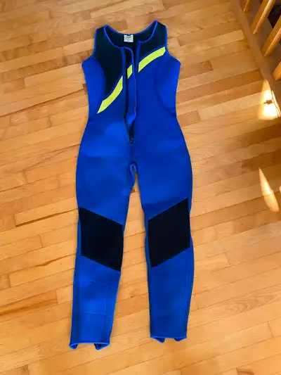 Girls wetsuit size 10, View more