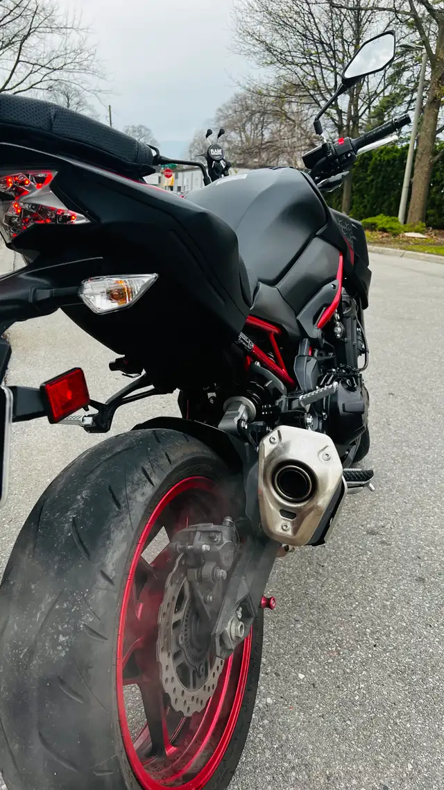 Motorcycle Kawasaki Z900 -2021 in Sport Bikes in Oakville / Halton Region - Image 6